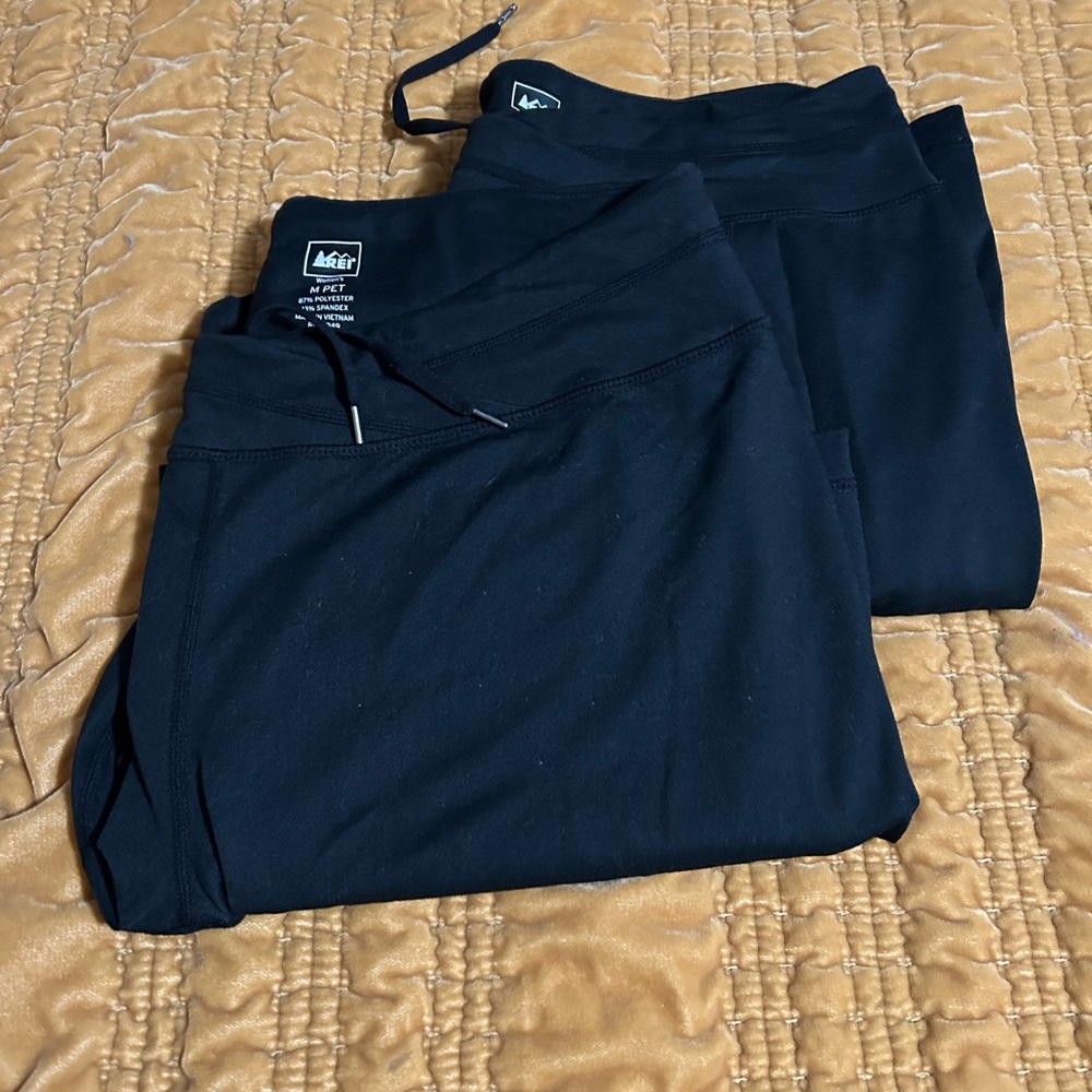 REI bundle of two pull on black straight leg pant medium petite - Picture 6 of 6